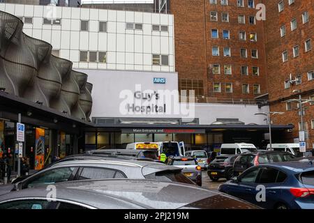 LONDRA, Regno Unito, 9th MARZO 2023: Ingresso principale al Guys Hospital di Londra Foto Stock