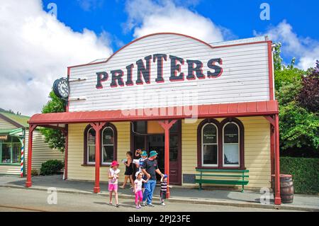 Ufficio stampanti d'epoca, Ferrymead Heritage Park, Ferrymead, Christchurch, Canterbury Region, South Island, Nuova Zelanda Foto Stock