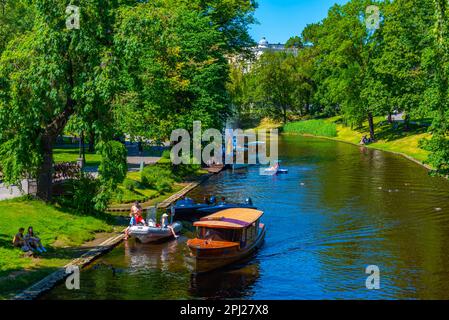 Riga, Lettonia, 24 giugno 2022: Vista del parco Bastelkajna a riga, Lettonia. Foto Stock