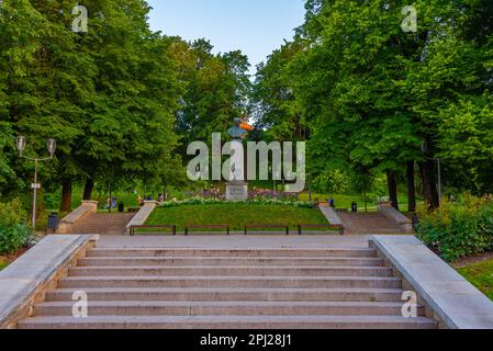 Tartu, Estonia, 27 giugno 2022: Scultura Pirogov nella città estone Tartu. Foto Stock