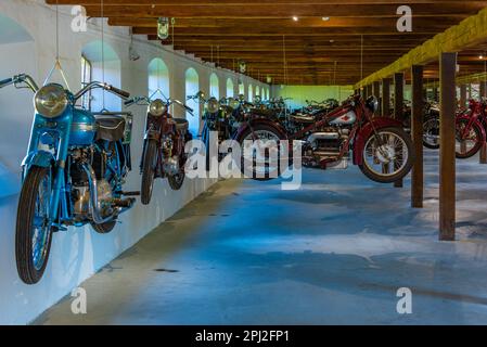 Egeskov slot, Danimarca, 21 giugno 2022: Vecchie moto alla Egeskov slot in Danimarca. Foto Stock