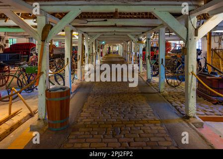 Egeskov slot, Danimarca, 21 giugno 2022: Veicoli storici alla Egeskov slot in Danimarca. Foto Stock