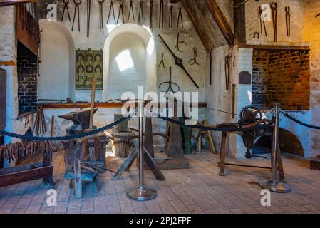 Egeskov slot, Danimarca, 21 giugno 2022: Veicoli storici alla Egeskov slot in Danimarca. Foto Stock