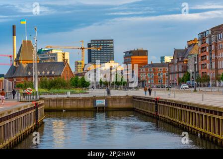 Aarhus, Danimarca, 14 giugno 2022: Lungomare nel porto di Aarhus, Danimarca. Foto Stock