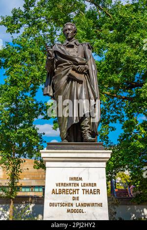 Lipsia, Germania, 8 agosto 2022: Statua di Albrecht Thaler nella città tedesca di Lipsia. Foto Stock