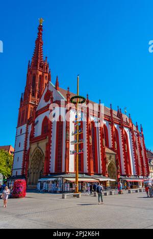 Würzburg, Germania, 12 agosto 2022: Vista di Marienkappele nel centro storico della città tedesca Würzburg. Foto Stock