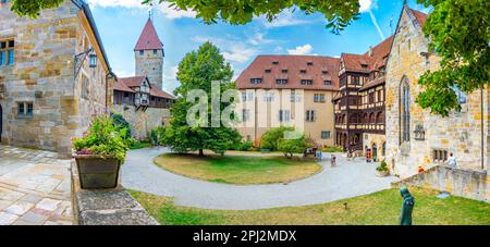 Coburg, Germania, 10 agosto 2022: Cortile del castello di teste Coburg in Germania. Foto Stock