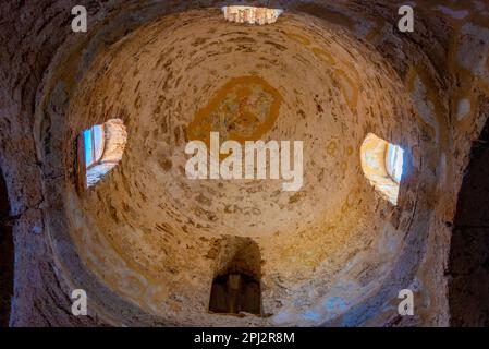 Mystras, Grecia, 7 settembre 2022: Chiesa Santa decorata di Agia Sophia di Mystras sito archeologico in Grecia. Foto Stock