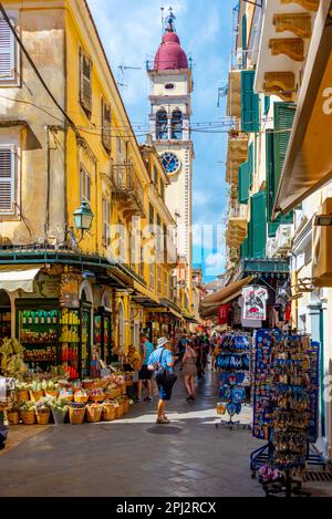 Kerkyra, Grecia, 11 settembre 2022: Edifici storici nel centro di Kerkyra, Corfù, Grecia. Foto Stock