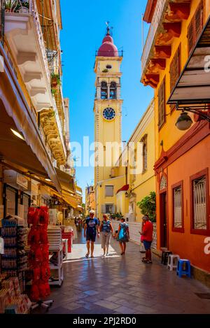 Kerkyra, Grecia, 11 settembre 2022: Chiesa di San Spyridon nel centro di Kerkyra, Corfù, Grecia. Foto Stock