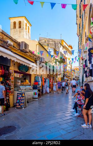 Kerkyra, Grecia, 11 settembre 2022: Edifici storici nel centro di Kerkyra, Corfù, Grecia. Foto Stock