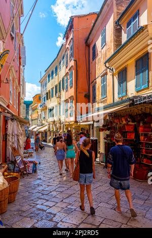 Kerkyra, Grecia, 11 settembre 2022: Edifici storici nel centro di Kerkyra, Corfù, Grecia. Foto Stock