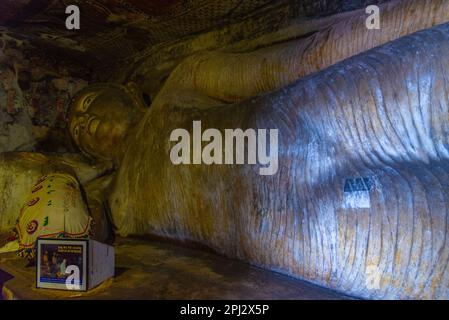 Dambulla, Sri Lanka, 10 febbraio 2022: Interno del complesso del Tempio della Grotta di Dambulla in Sri Lanka. Foto Stock