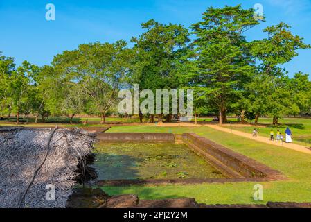 Sigiriya, Sri Lanka, 5 febbraio 2022: Giardini della fortezza rocciosa di Sigiriya in Sri Lanka. Foto Stock