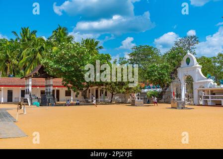 Kataragama, Sri Lanka, 27 gennaio 2022: Santuario di Maha Devale a Kataragama, Sri Lanka. Foto Stock