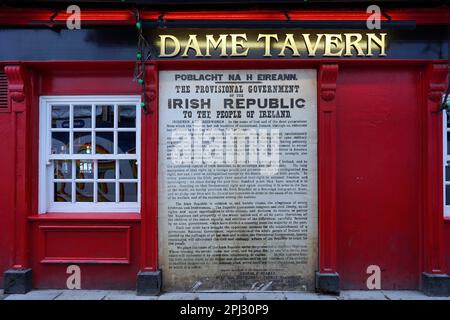 La taverna di Dublino mostra la dichiarazione di indipendenza del 1916 che ha portato all'esecuzione degli uomini che l'hanno firmata Foto Stock