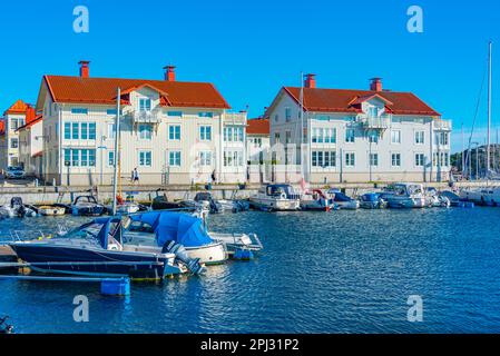 Marstrand, Svezia, 10 luglio 2022: Vista del porto turistico nella città svedese Marstrand. Foto Stock