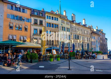 Ginevra, Svizzera, 19 settembre 2022: Strada storica nel centro storico di Ginevra, Svizzera. Foto Stock