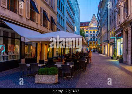 Ginevra, Svizzera, 19 settembre 2022: Strada storica nel centro storico di Ginevra, Svizzera. Foto Stock