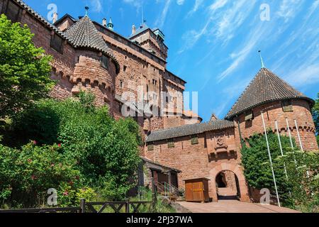 Vista del castello di Haute-Koenigsburg Alsazia Francia Foto Stock