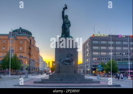 Vaasa, Finlandia, 23 luglio 2022: Statua della libertà finlandese a Vaasa. Foto Stock