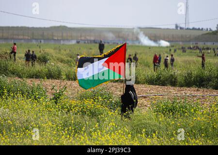 Gaza, Palestina. 30th Mar, 2023. I Palestinesi si riuniscono per un evento tenutosi il 47th° anniversario della Giornata della Terra a Gaza. (Foto di Ramez Habboub/Pacific Press) Credit: Pacific Press Media Production Corp./Alamy Live News Foto Stock