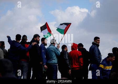 Gaza, Palestina. 30th Mar, 2023. I Palestinesi si riuniscono per un evento tenutosi il 47th° anniversario della Giornata della Terra a Gaza. (Credit Image: © Ramez Habboub/Pacific Press via ZUMA Press Wire) SOLO PER USO EDITORIALE! Non per USO commerciale! Foto Stock