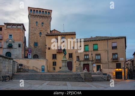 Segovia, Spagna, 8 giugno 2022: Vista di Plaza Medina del campo a Segovia, Spagna. Foto Stock