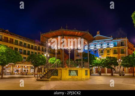 Segovia, Spagna, 7 giugno 2022: Vista notturna di Plaza Mayor a Segovia, Spagna. Foto Stock