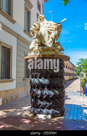 Figueres, Spagna, 28 maggio 2022: Statua di Salvator Dali nel centro di Figueres, Spagna. Foto Stock