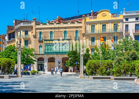 Figueres, Spagna, 28 maggio 2022: Via nel centro della città spagnola Figueres. Foto Stock