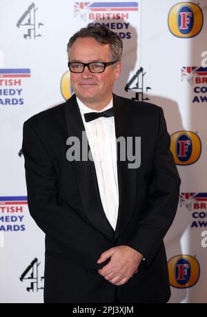 Foto del file datata 12/12/2013 dell'autore e attore Charlie Higson che è stato incaricato di scrivere una nuova storia di James Bond per celebrare l'imminente incoronazione del Re. Il 64-year-old è l'autore dietro i cinque libri nella serie giovane di Bond, che sono stati scritti per i lettori più giovani e vedono Bond come un adolescente all'università di Eton prima di diventare un agente MI5. Il Servizio Segreto di sua Maestà è stato commissionato da Ian Fleming Publications e viene fatturato per la pubblicazione il 4 maggio, prima dell'incoronazione del Re il 6 maggio. Data di emissione: Venerdì 31 marzo 2023. Foto Stock