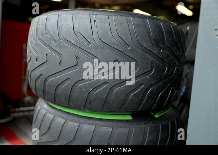 Melbourne, Australia. 31st Mar, 2023. 31 marzo 2023, Albert Park, Melbourne, FORMULA 1 ROLEX AUSTRALIAN GRAND PRIX 2023, nella foto pneumatici da pioggia di Pirelli Credit: dpa/Alamy Live News Foto Stock