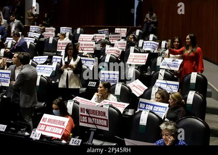 Città del Messico, Messico. 31st Mar, 2023. 30 marzo 2023, Città del Messico, Messico: Legislatori del National Action Party in sessione al Palazzo legislativo di Città del Messico. Il 30 marzo 2023 a Città del Messico (Foto di Luis Barron/Eyepix Group/Sipa USA). Credit: Sipa USA/Alamy Live News Foto Stock