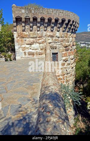 Turchia, Provincia di Mugla, Bodrum (ex Halikarnassos): La Torre tedesca di San Il Castello di Pietro, costruito dai cavalieri crociati dell'Ordine di San Jo Foto Stock