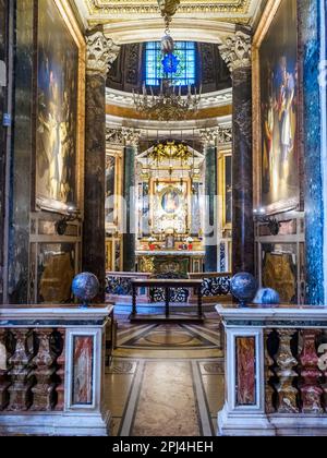 Cappella del Sacro cuore nella Chiesa di Gesù - Roma, Italia Foto Stock