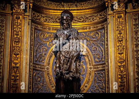 Statua di San Giovanni Battista di Donatello nella cattedrale di Siena Foto Stock