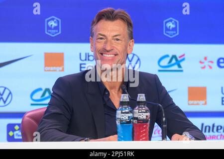 Parigi, Francia. 31st Mar, 2023. Parigi, Francia, 31 marzo 2023. Herve Renard durante la sua prima conferenza stampa tenutasi presso la sede della FFF (Federazione francese del calcio) a Parigi, in Francia, il 31 marzo 2023. L'ex direttore degli uomini dell'Arabia Saudita è stato nominato nuovo capo allenatore di France Women. Herve Renard ha portato l'Arabia Saudita a una famosa vittoria di gruppo su eventuali vincitori dell'Argentina alla Coppa del mondo dello scorso anno in Qatar; il 54 ha firmato un contratto fino all'agosto 2024 per sostituire Corinne Diacre, che è stato saccheggiato earl Credit: Abaca Press/Alamy Live News Foto Stock