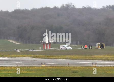 Pula, Croazia, il 31 marzo 2023. Un piccolo aereo privato con numero di registrazione tedesco si è schiantato all'aeroporto di Pola durante il decollo, a Pola, in Croazia, il 31 marzo 2023. Due persone sono morte nel crash. Foto: Srecko Niketic/PIXSELL Foto Stock