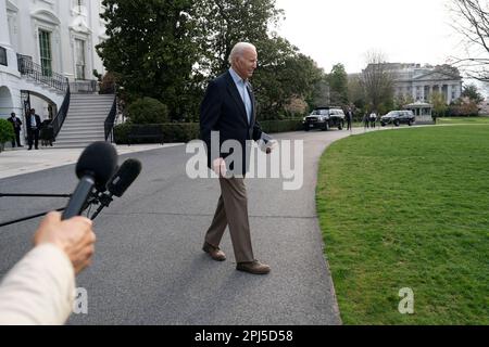 Washington, Stati Uniti. 31st Mar, 2023. Il Presidente degli Stati Uniti Joe Biden parte dalla Casa Bianca a Washington, DC, per visitare le parti del Mississippi danneggiate dal tornado, il 31 marzo 2023. Credit: Chris Kleponis/CNP Credit: Abaca Press/Alamy Live News Foto Stock