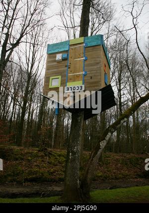 Una casa capovolta a Chateau de Flers in Normandia, Francia, Europa Foto Stock
