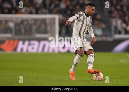 Alex Sandro (Juventus) durante il round della UEFA Europa League 16, partita di calcio di prima tappa tra Juventus e Friburgo allo stadio Allianz di Turi Foto Stock