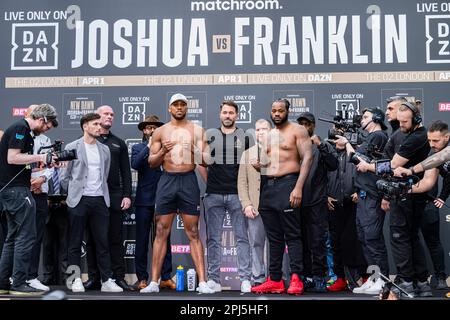 Londra, Regno Unito. 31st Mar, 2023. Anthony Joshua e Jermaine Franklin durante Joshua vs Franklin + Undercard Weigh-in a Westfield London, Londra, Regno Unito venerdì 31 marzo 2023 a LONDRA, INGHILTERRA. Credit: Taka G Wu/Alamy Live News Foto Stock