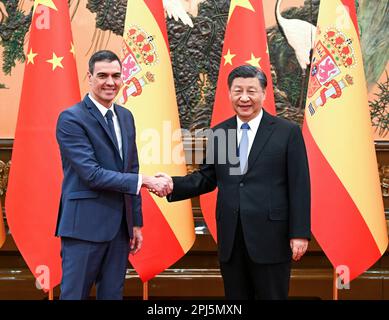 Pechino, Cina. 31st Mar, 2023. Il presidente cinese Xi Jinping incontra il primo ministro spagnolo Pedro Sanchez a Pechino, capitale della Cina, il 31 marzo 2023. Credit: Rao Aimin/Xinhua/Alamy Live News Foto Stock