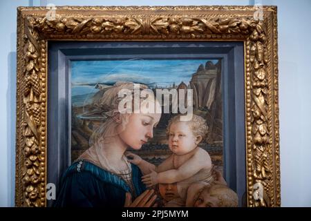 "Madonna col Bambino" di Filippo Lippi (1450-65) in mostra agli Uffizi di Firenze. La madonna può essere un ritratto della sua padrona, Lucrezia Buti Foto Stock