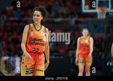 Zaragoza, Spagna. 30th Mar, 2023. Cierra Burdick di Valencia Basket visto durante le Quarterfinali della Coppa della Regina tra Valencia Basket e Movistar Estudiantes al Padiglione Principe Felipe. Punteggio finale; Valencia Basket 69:56 Movistar Estudiantes. (Foto di Vicente Vidal Fernandez/SOPA Images/Sipa USA) Credit: Sipa USA/Alamy Live News Foto Stock