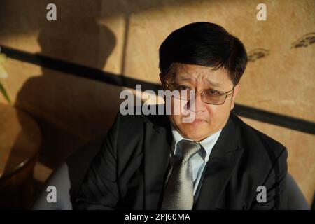 Il professor Andy Kwan Cheuk-chiu, direttore dell'ACE Centre for Business and Economic Research, si presenta per la foto durante un'intervista sulla popolazione di Hong Kong a Sha Tin. 25JAN21 SCMP/ Winson Wong Foto Stock