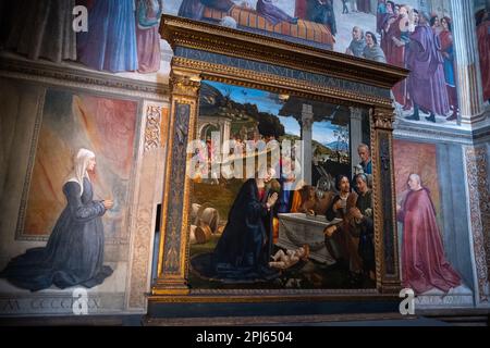 Pala della Natività del Ghirlandaio nella cappella dei Sassetti nella chiesa di Santa Trinita, Firenze Foto Stock