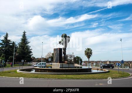 Scultura dei tre Poeti, opera dello scultore Luis Martínez Giraldo, Badajoz Foto Stock