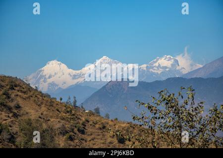 Bella catena montuosa Himalayana Ganesh, Langtang, Everest, Himal visto da Bhotechaur, Nepal Foto Stock